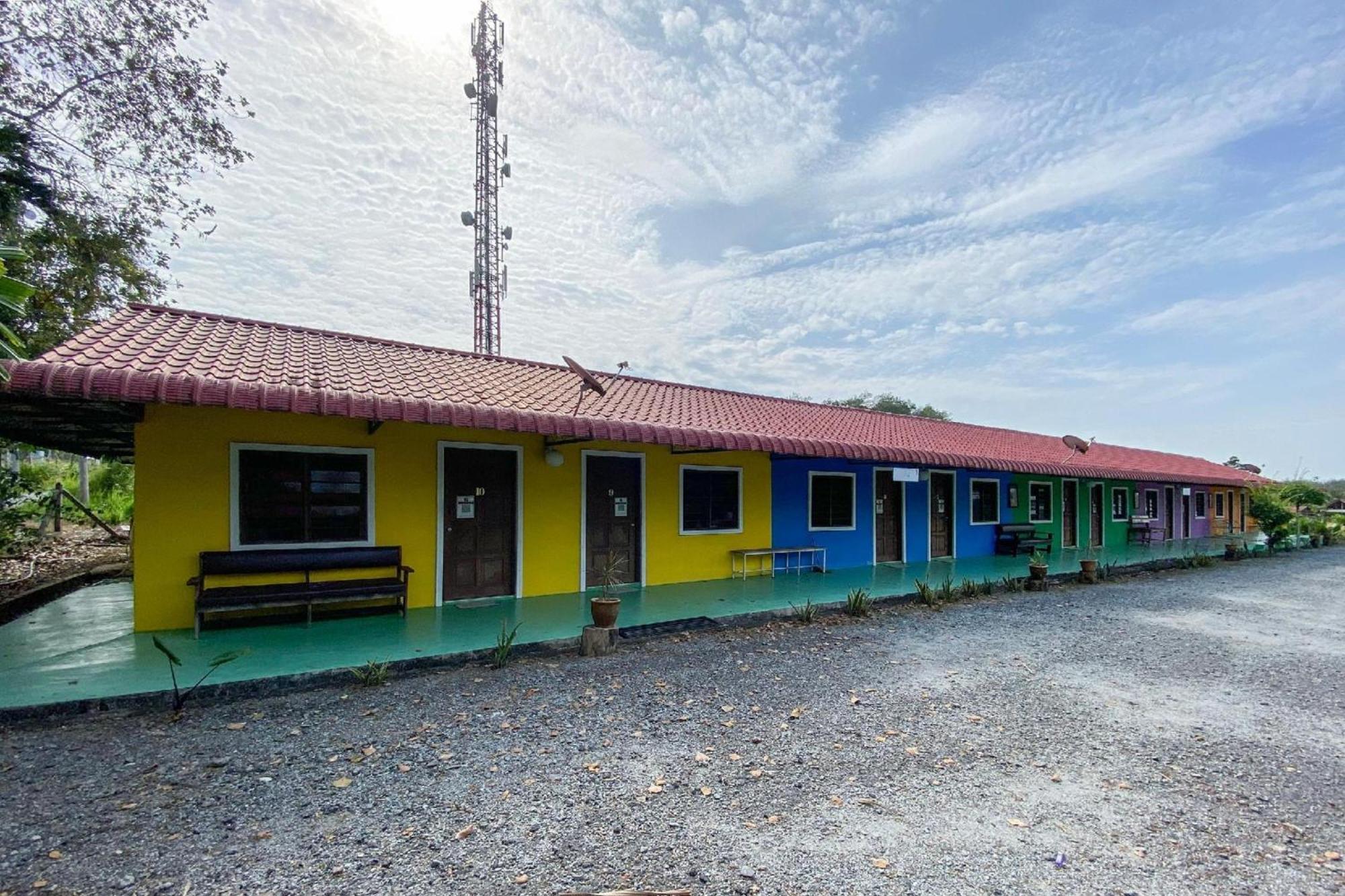 Capital O 90168 Serambi Pelangi Chalet Чанглун Экстерьер фото